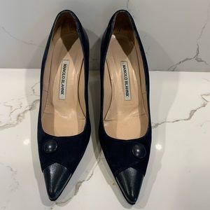 Manolo Blahnik Navy Pumps